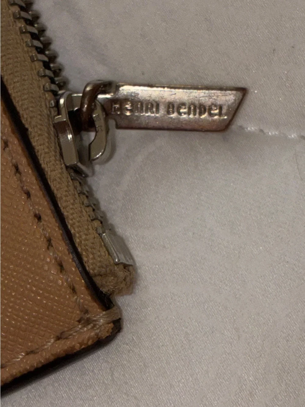 Henri Bendel New York West 57th Zip Card‎ Case Wallet Tan